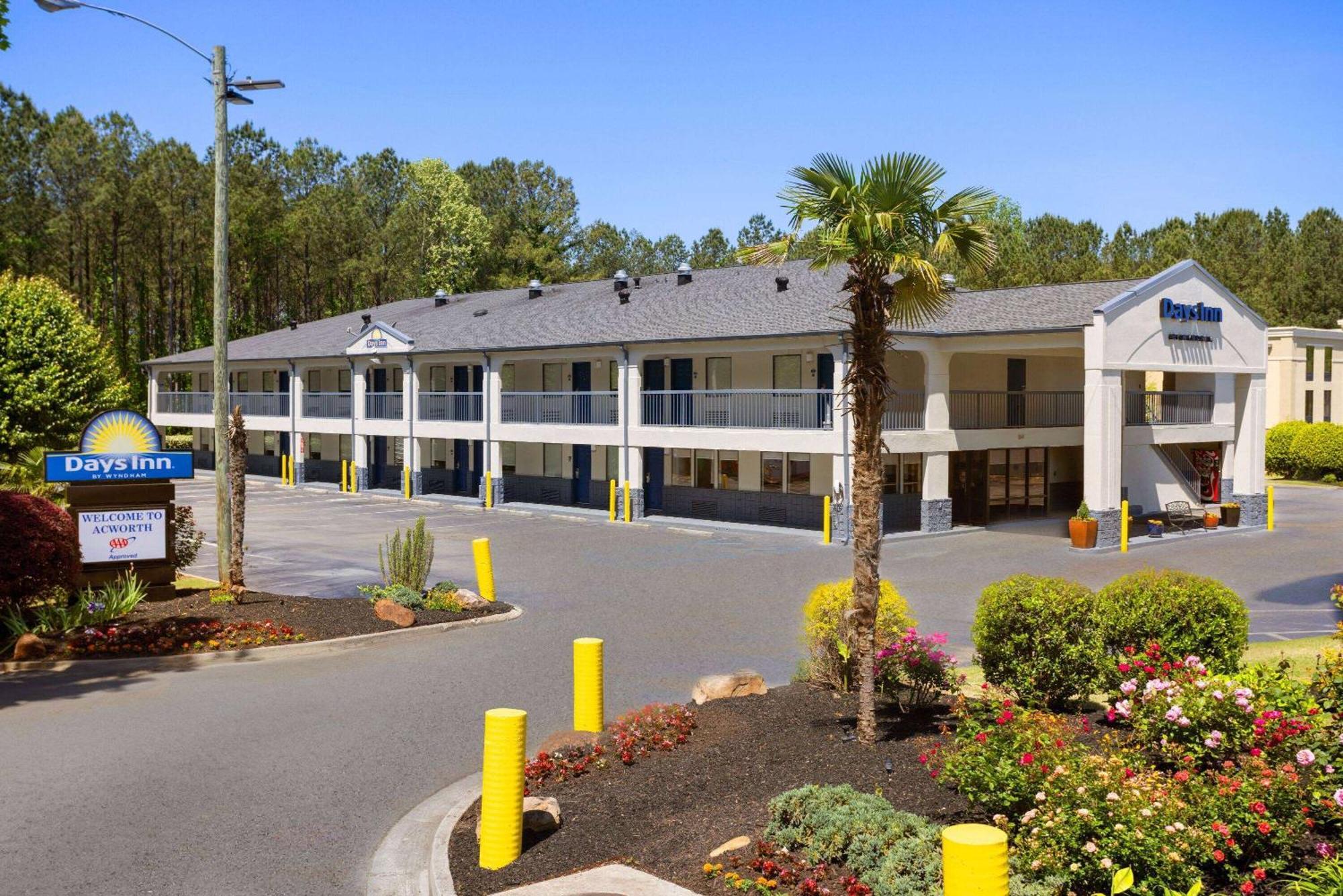 Days Inn By Wyndham Акуърт Екстериор снимка